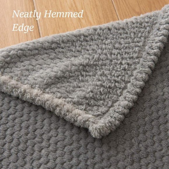 New Waffle Pattern Fleece Throw. - Picture 4 of 8